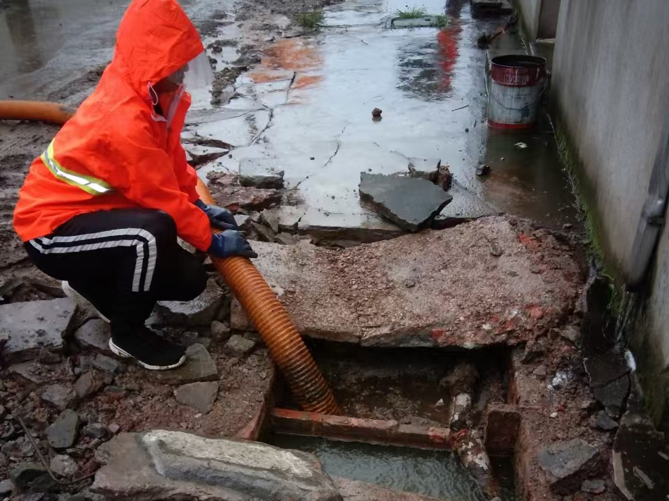 神湾镇专业清理污水池 炜誉市政以规范流程守护城市 “肠道”